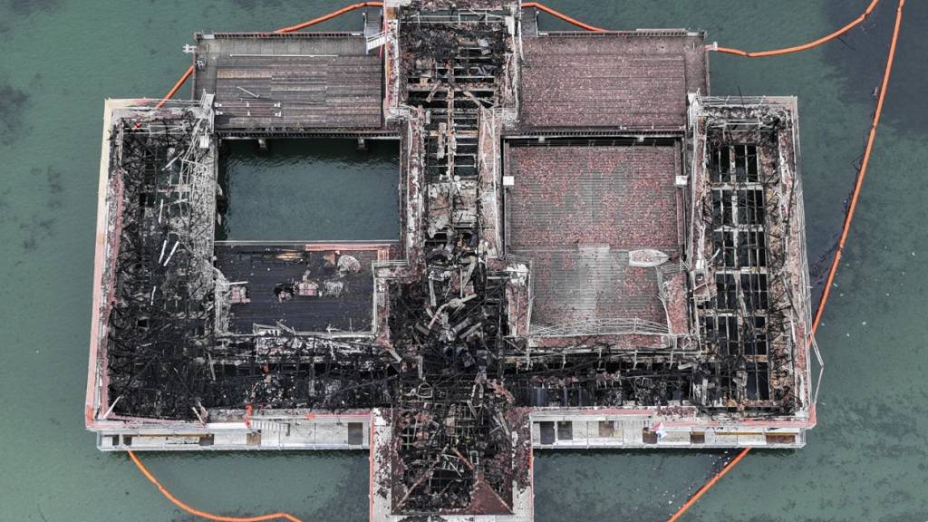 Der Schaden, der durch den Brand der Badhütte in Rorschach entstand, wurde von der Gebäudeversicherung noch nicht beziffert. (Archivbild)