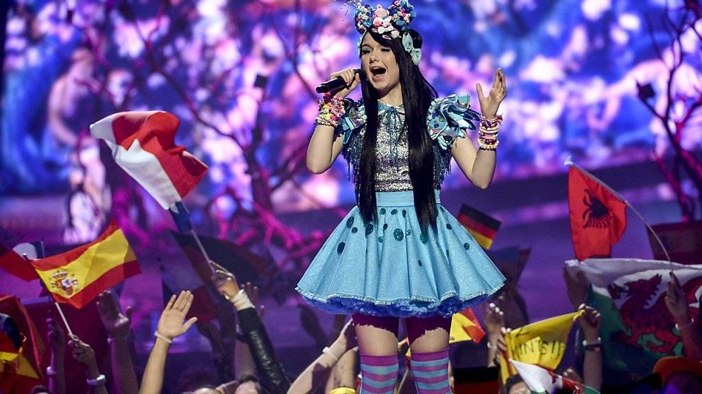 Nachdem Jamie-Lee Kriewitz am Eurovision Song Contest kläglich gescheitert ist, sucht Deutschland verzweifelt nach neuen Strategien.