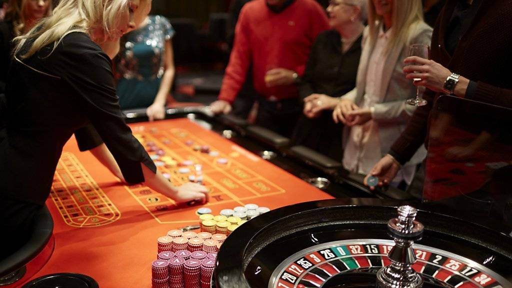 Der Ständerat will angeschlagenen Casino-Betrieben in touristischen Gebieten stärker unter die Arme greifen. (Symbolbild)