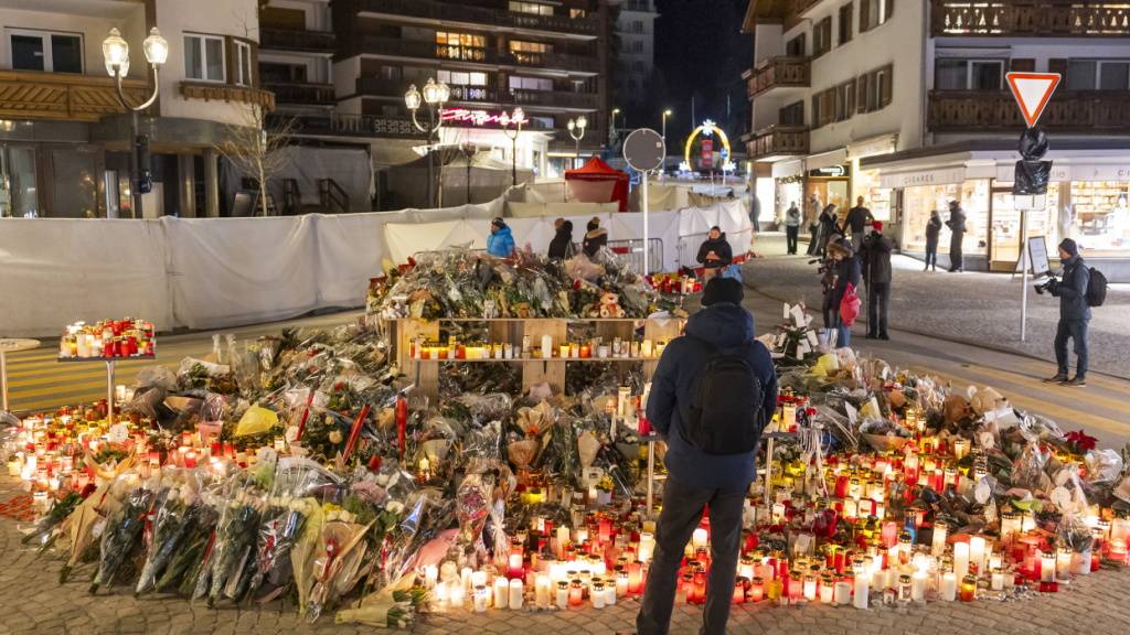 Um den Opfern der Brandkatastrophe von Crans-Montana zu gedenken, rief der Churer Stadtrat die Bevölkerung dazu auf, sich an der Schweigeminute am Freitag zu beteiligen.