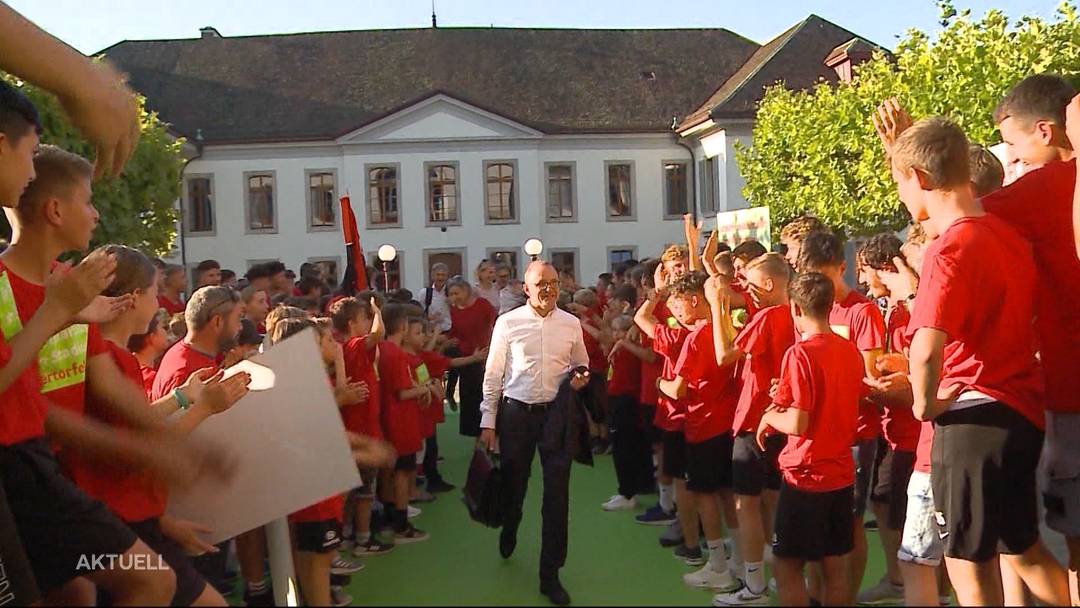 Die eindrückliche Demo der FC-Aarau-Familie vor dem ...