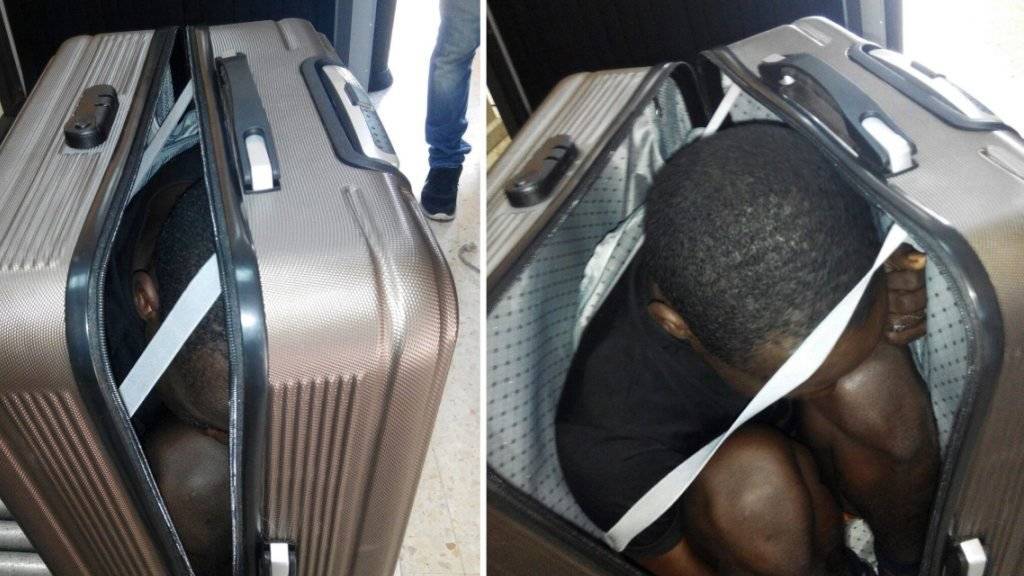 In einen Koffer gezwängt wollte ein junger Flüchtling aus Gabun in die EU gelangen. (Fotos: Spanische Polizei)
