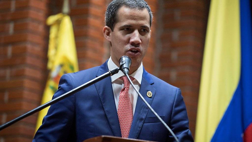 Die venezolanische Opposition um den selbst ernannten Interimspräsidenten Juan Guaidó sieht den von Norwegen eingefädelten Verhandlungsversuch mit dem Maduro-Regime skeptisch.
