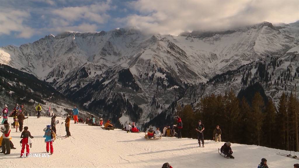 Skigebiete in einigen Kantonen wieder offen: Freud und Leid nah beieinander