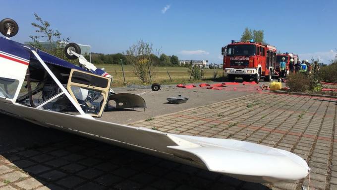 Flugzeug überschlägt sich bei Konstanz