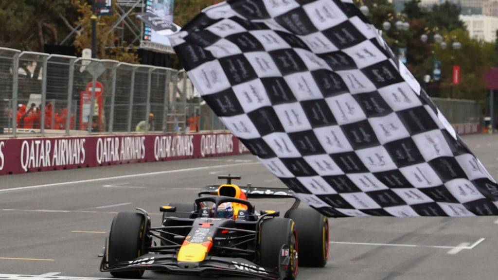 Max Verstappen fährt in Baku überlegen zu seinem vierten Saisonsieg