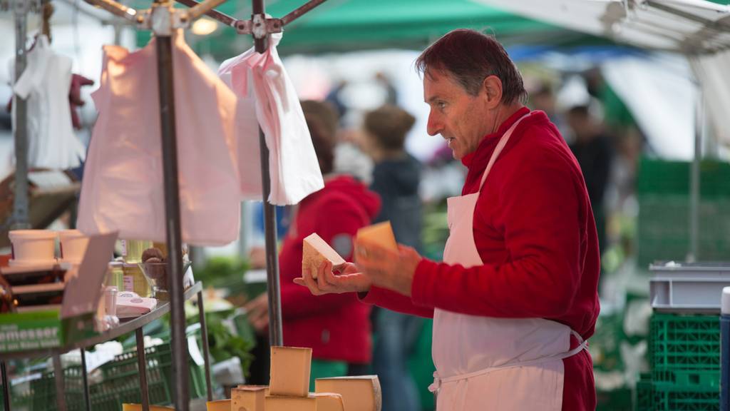 Rolf Beelers Käsestand am Luzerner Wochenmarkt ist gerettet