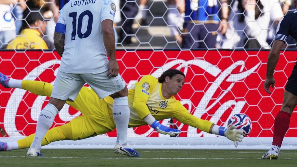 Inter-Goalie Yann Sommer kann das Tor von Sergio Ramos (nicht im Bild) zum 1:0 für Monterrey nicht verhindern