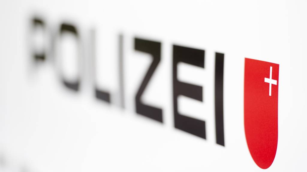 Ein 41-jähriger Rennvelofahrer musste nach einem Sturz in Arth SZ ins Spital gebracht werden. (Archivbild)