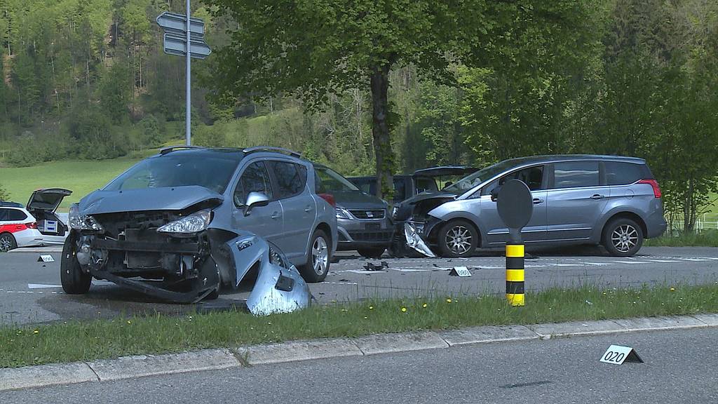Verkehrsunfall im Tösstal fordert zwei Verletzte