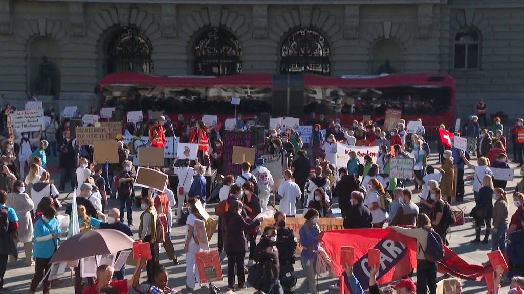 Gesundheitspersonal beendet Aktionswoche auf dem Bundesplatz