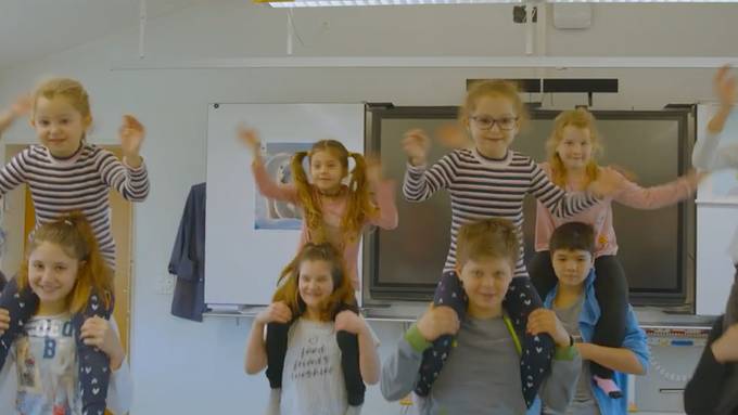 Schulsport mal anders: Primarschule Kriessern tanzt zu Jerusalema