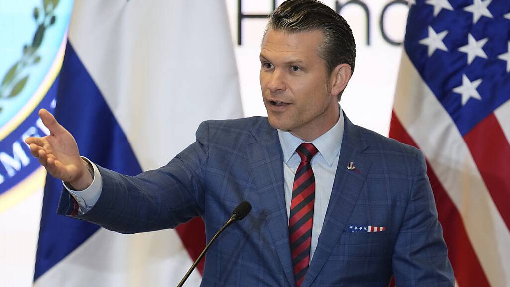 US-Verteidigungsminister Pete Hegseth spricht bei der Zentralamerikanischen Sicherheitskonferenz in Panama City. Foto: Matias Delacroix/AP/dpa