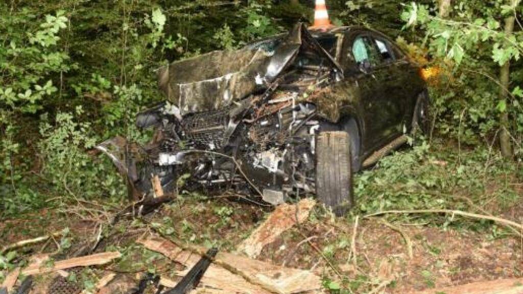 Zwei Verletzte bei Unfall in Schlieren nach möglichem Raserdelikt