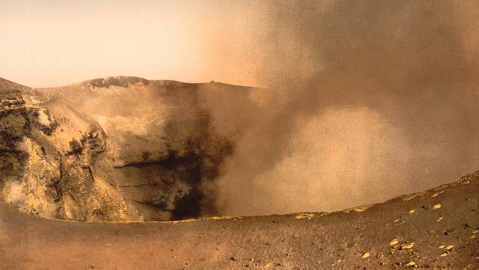 Tourist stürzt in den Krater des Vesuvs