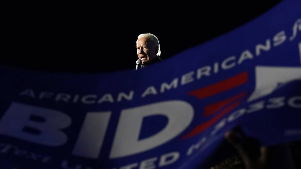 Joe Biden, Präsidentschaftskandidat der Demokraten, spricht auf einer Wahlkampfveranstaltung. Foto: Andrew Harnik/AP/dpa