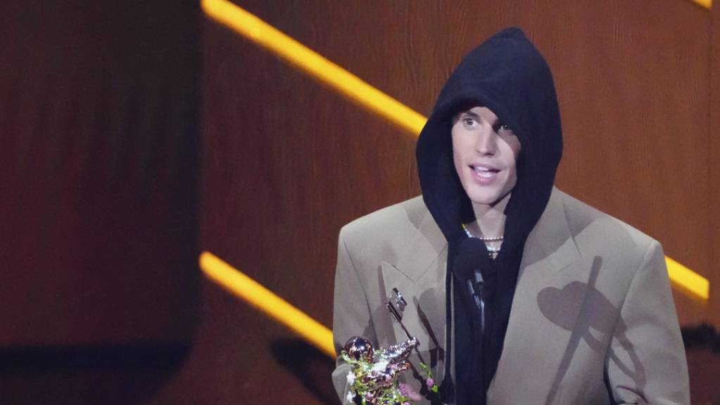 Justin Bieber kündigte am Montag an, im Januar 2023 nach Zürich ins Hallenstadion kommen zu wollen. Im letzten September wurde er bei den MTV Video Music Awards zum Künstler des Jahres gekürt. (Archivbild)