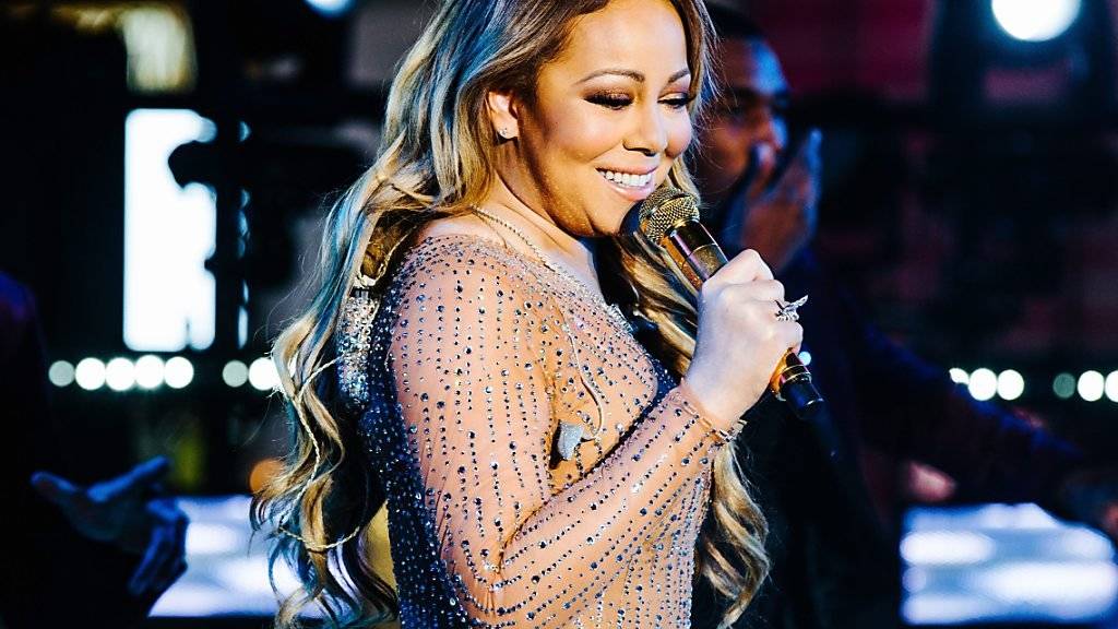 Lacht trotz Panne: Mariah Carey bei ihrem Auftritt an Silvester am New Yorker Times Square.