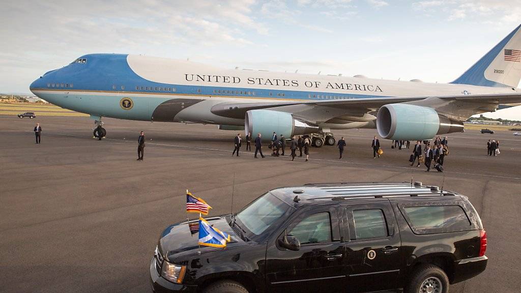 US-Präsident Donald Trump will einem neuen amerikanischen Präsidentenflugzeug einen anderen Anstrich geben.