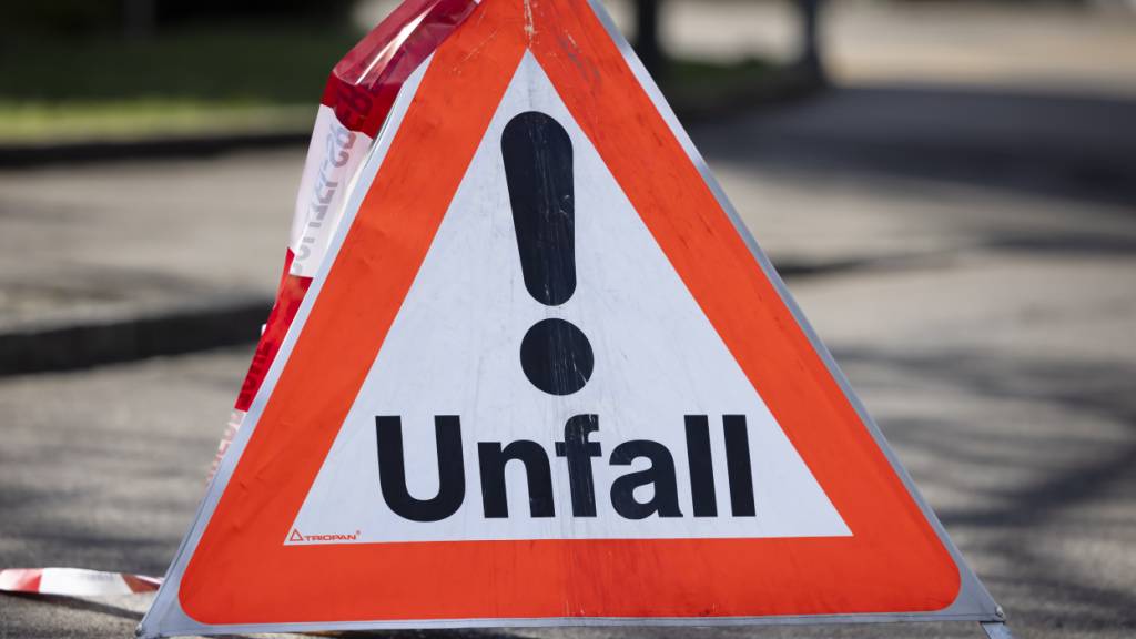 2025 ereigneten sich auf den Schaffhauser Strassen praktisch gleich viele Unfälle wie im Vorjahr. Todesopfer waren keine zu beklagen. (Symbolbild)