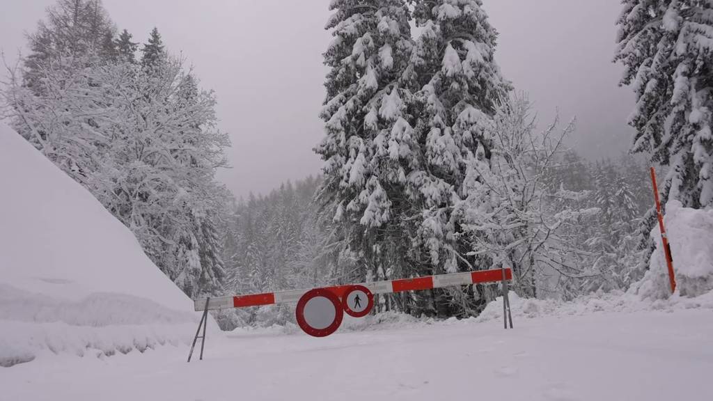 Lawinengefahr sorgt weiterhin für angespannte Verkehrslage im Wallis