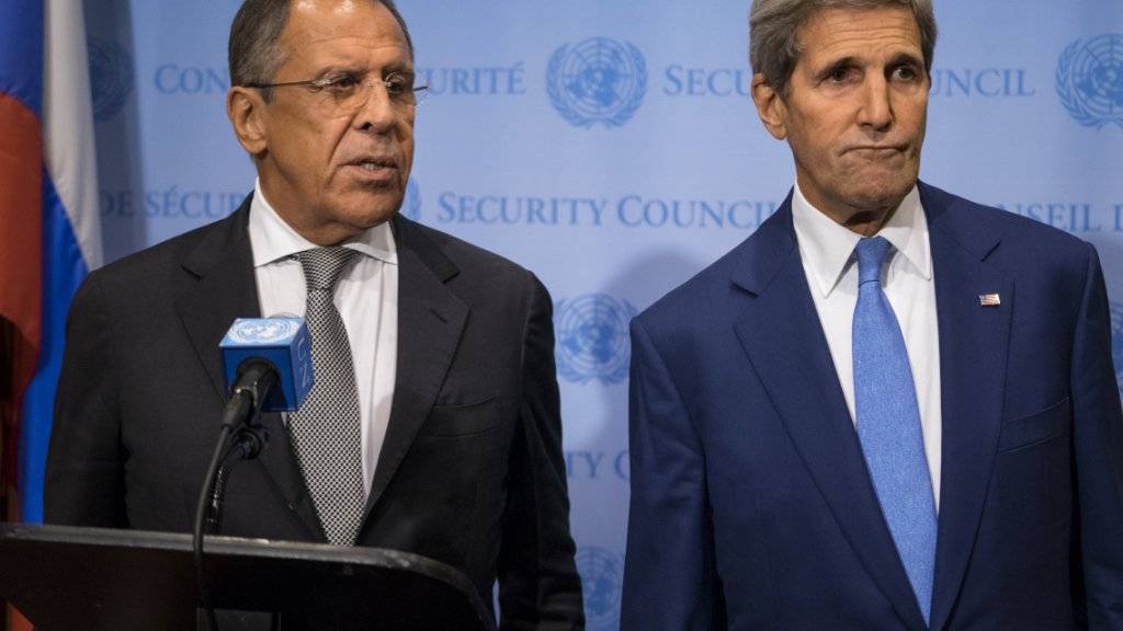 Die Aussenminister Russlands (l.) und der USA, Sergej Lawrow und John Kerry, vor den Medien in New York
