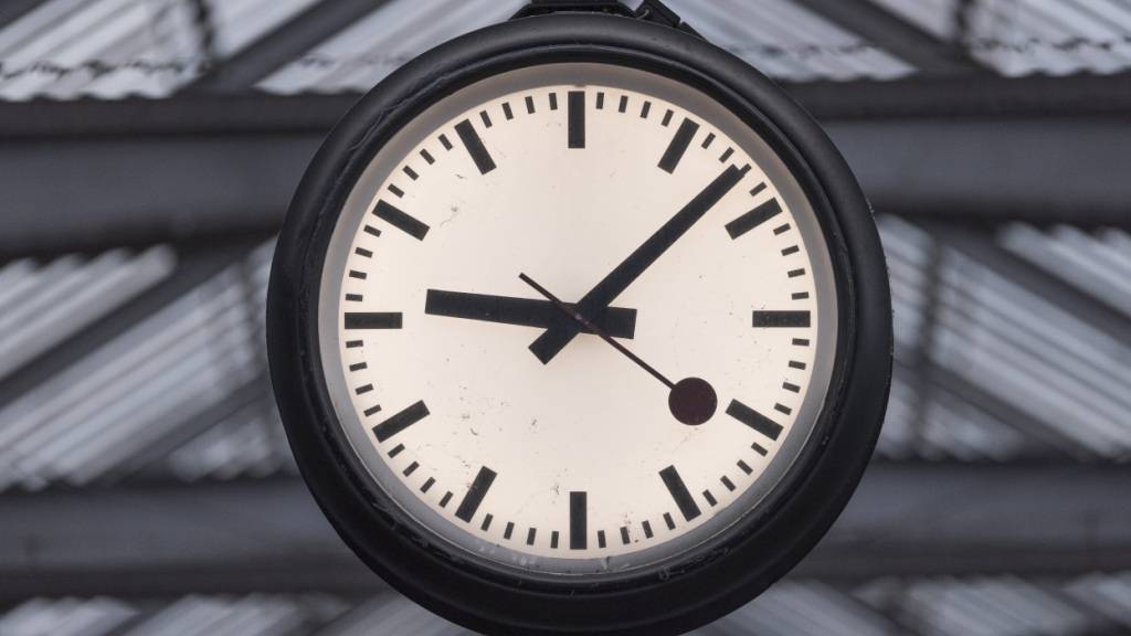 Der Bahnverkehr am Jurasüdfuss muss ab Donnerstagabend für voraussichtlich mehrere Monate eingeschränkt werden, wie die SBB mitteilten. (Archivbild)