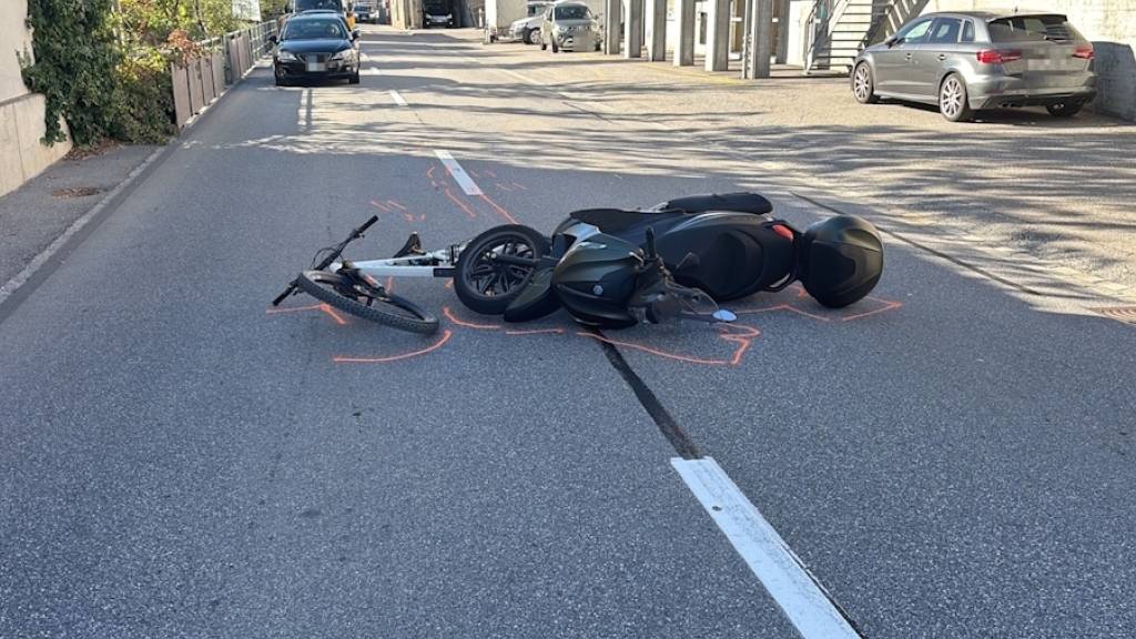 E-Bikerin und Motorradfahrerin bei Kollision in Malix GR verletzt