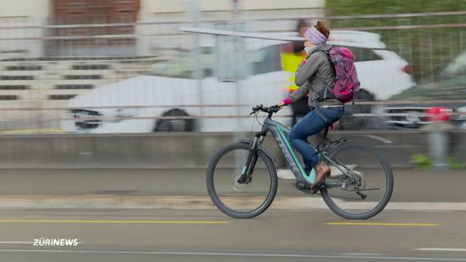 Ab morgen müssen E-Bikes auch am Tag mit Licht fahren