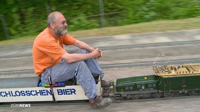 Gross und Klein an Dampfbahntagen Grünau