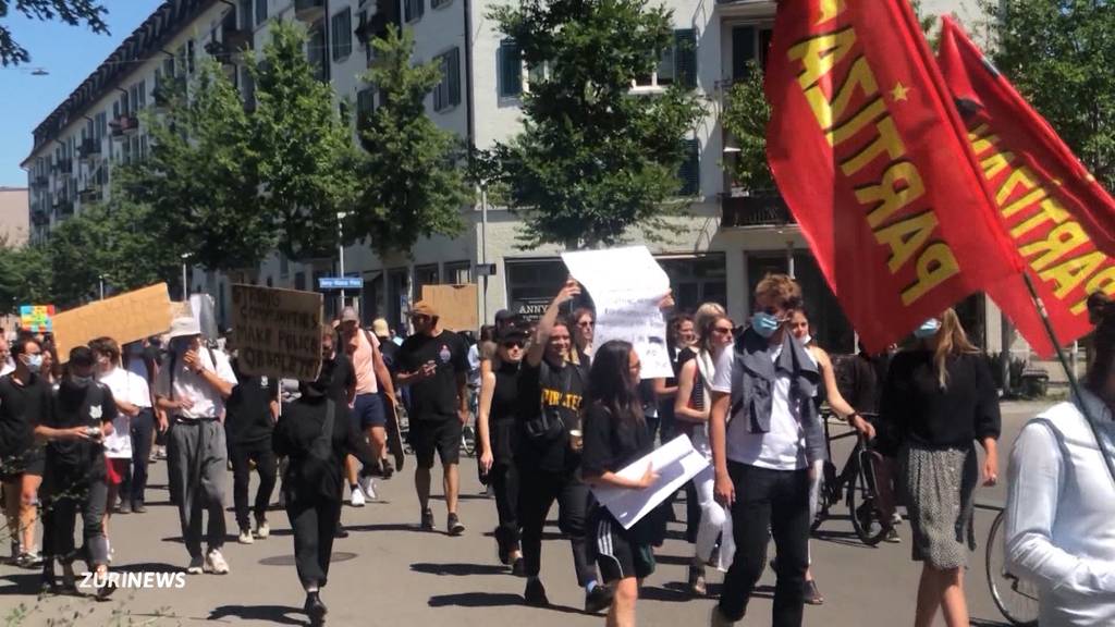 Stadtpolizei gerät wegen Umgang mit Demos ins Kreuzfeuer