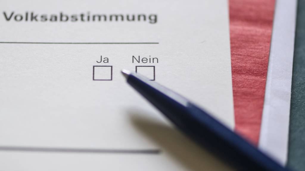 Ja oder Nein? Einer neuen Studie zufolge verlieren Abstimmungs-Vorlagen weiter an Zustimmung, wenn die Umfragewerte schlecht sind. (Symbolbild)