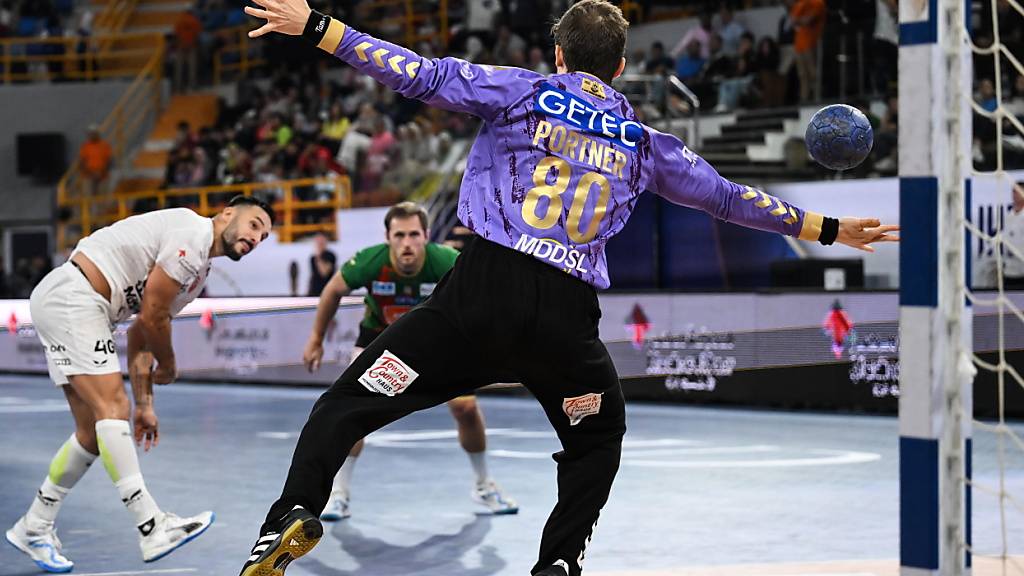 Der Schweizer Goalie Nikola Portner kann die Niederlage von Magdeburg nicht verhindern. Nach drei Turniersiegen in Serie verliert der deutsche Meister den Final der Klub-WM gegen Veszperem aus Ungarn