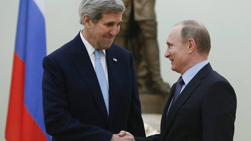 US-Aussenminister John Kerry traf sich mit dem russischen Präsidenten Putin in Moskau um über gemeinsam Schritte zur Rettung des Waffenstillstands in Syrien zu reden.