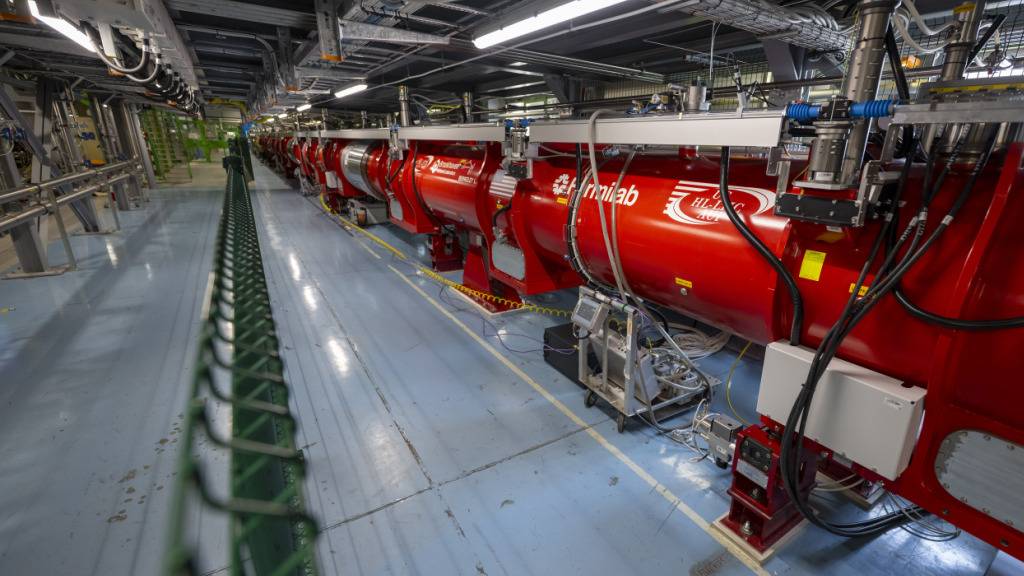 Der Teilchenbeschleuniger LHC beschleunigt für mindestens vier Jahre keine Teilchen mehr. Nachher soll er aber umso besser sein.