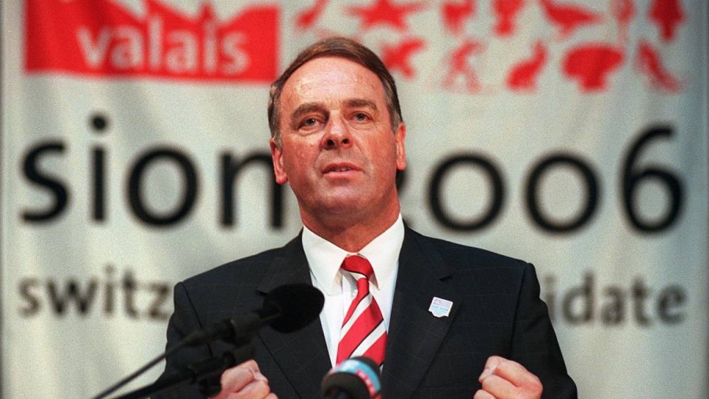 Bundesrat Adolf Ogi rührt im Mai 1999 in Magglingen die Werbetrommel für die Olympia-Kandidatur von Sion 2006