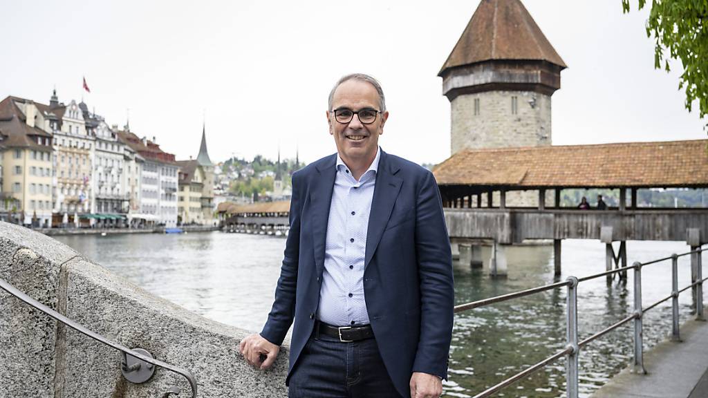 Beat Züsli (SP), der alte und der neue Stadtpräsident von Luzern. (Archivaufnahme)