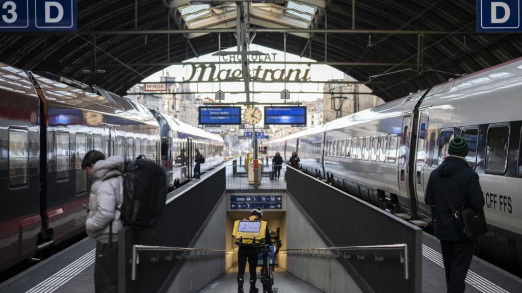 Der Fahrplanwechsel Ende 2026 bringt für die Ostschweiz punktuelle Änderungen. Im Bild der Bahnhof St. Gallen. (Archivbild)