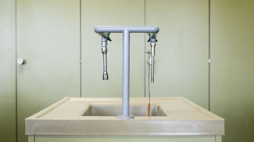 Wasser und Strom werden in Steinhausen von einer gemeindeeigenen AG in die Haushaltungen geliefert. (Symbolbild)