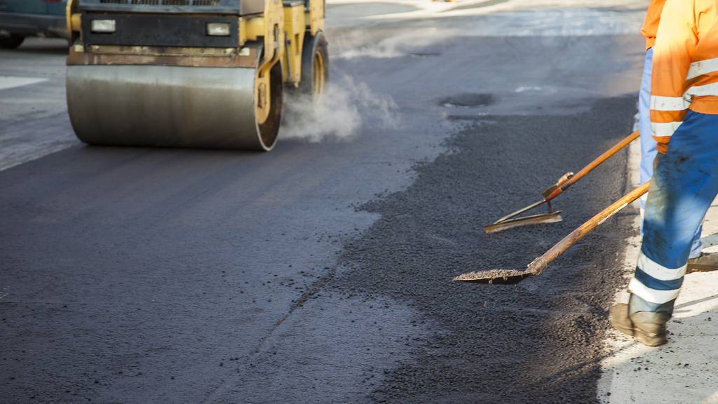 Asphaltieren Teeren Baustelle Asphalt Hitze