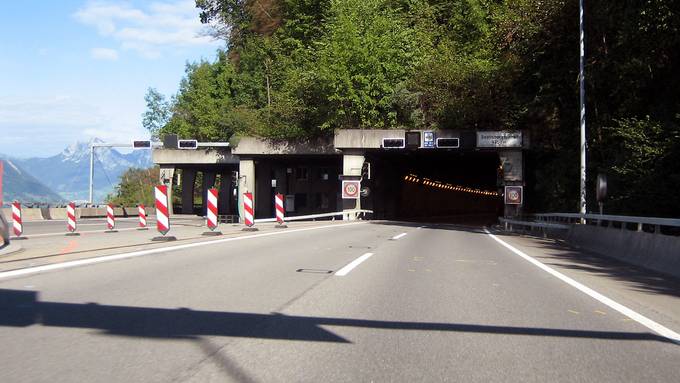 Kurzschluss Schuld an Sperrung des Seelisbergtunnels