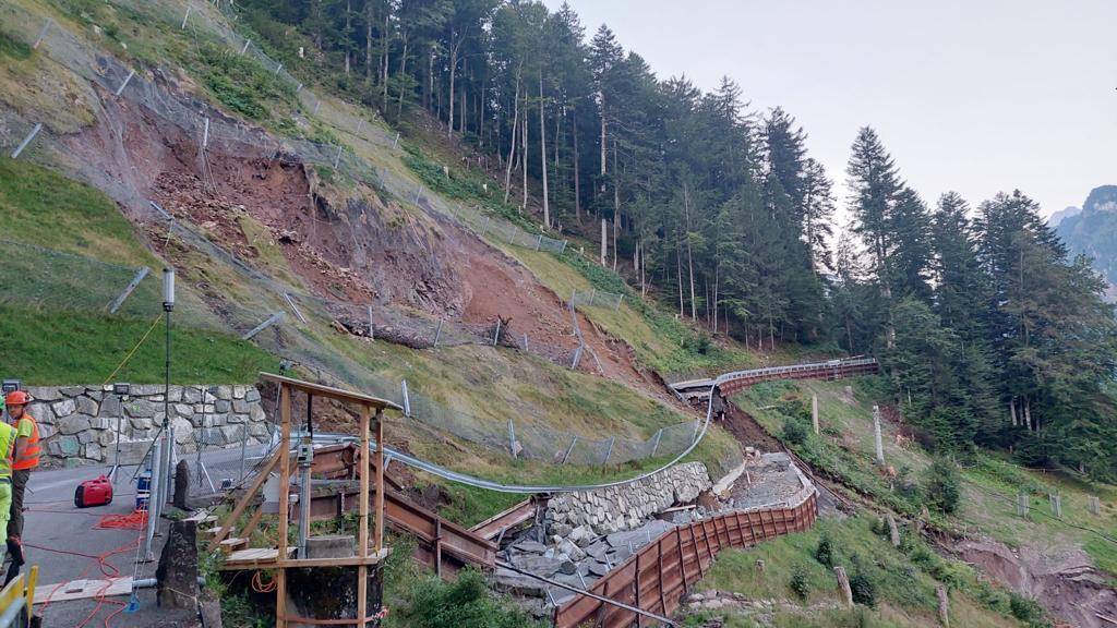 Fünf Haushalte evakuiert nach Erdrutsch in Glarus Süd