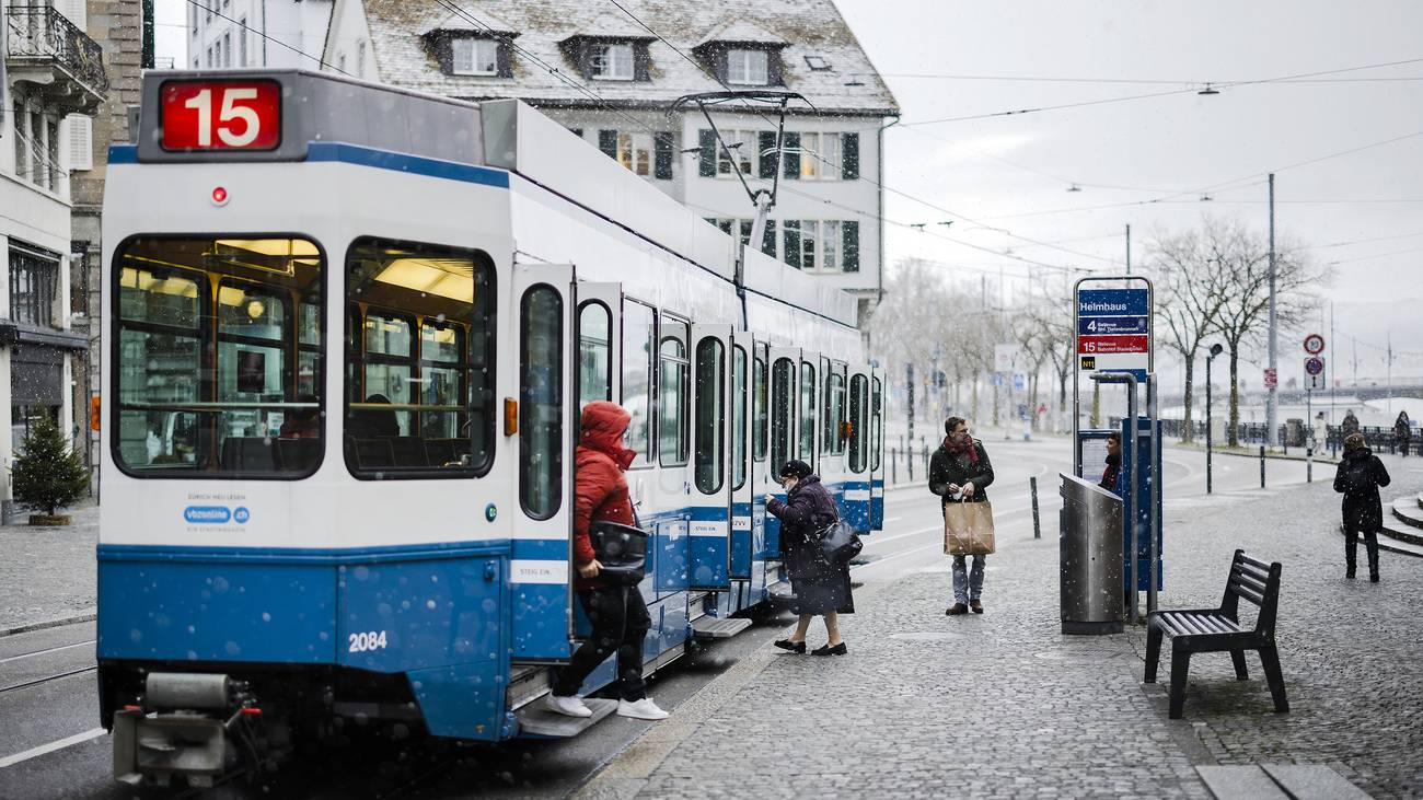 Tram 15 VBZ Tramlinie Regen öv