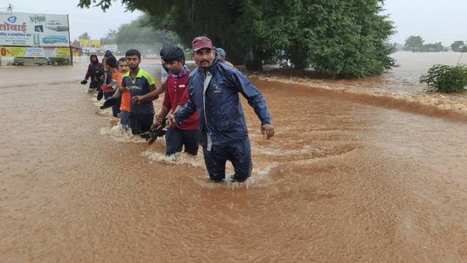 Dutzende Tote nach Monsunregen in Indien - auch Philippinen betroffen