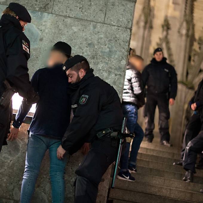 Polizei womöglich schon früh über Kölner Übergriffe informiert