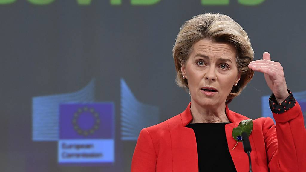 Ursula von der Leyen (CDU), Präsidentin der Europäischen Kommission, spricht während einer Pressekonferenz. Foto: John Thys/Pool AFP/dpa