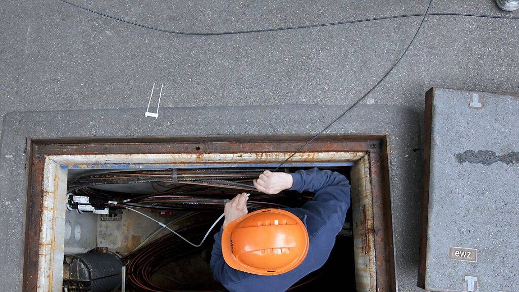 Telekommunikationsunternehmen schulden der Stadt Zürich für die Benützung der unterirdischen Rohranlagen eine Gebühr. (Archivbild)