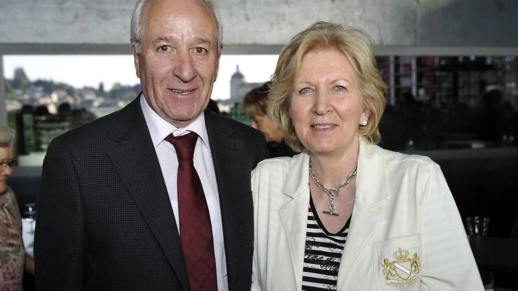 Achille Casanova - hier mit seiner Frau im Jahr 2010 - hat als Bundeskanzler mit 26 Bundesräten zusammengearbeitet.