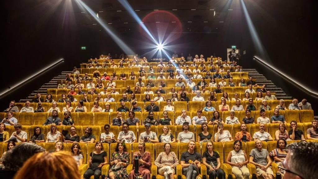 Plötzliche Kosmos-Schliessung zwingt Filmfestival zu frühzeitigem Abbruch