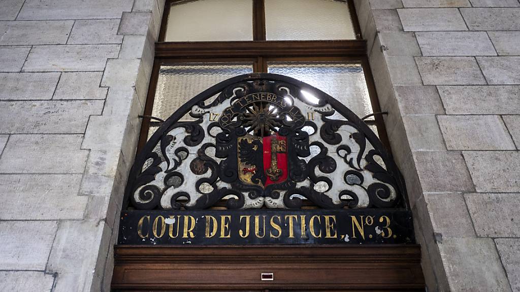 Das Genfer Kriminalgericht verurteilte einen 43-jährigen Mann zu 19 Jahren Haft mit anschliessender Verwahrung. Er hatte 2019 in Genf eine Prostituierte ermordet. (Symbolbild)